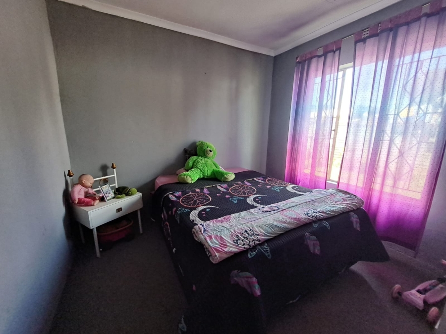 5 Bedroom Property for Sale in Oos Einde North West